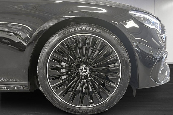 Mercedes-Benz E300 de 8 of 22