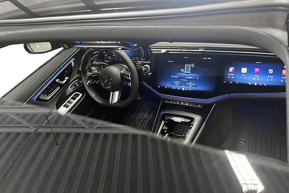 Mercedes-Benz E300 de 12 of 22
