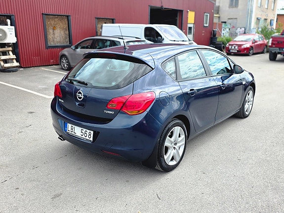 Opel Astra 5 of 5