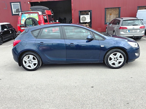 Opel Astra 4 of 5