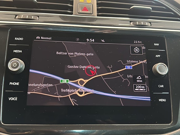 Volkswagen Tiguan 11 of 14