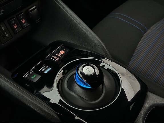Nissan Leaf 25 of 30