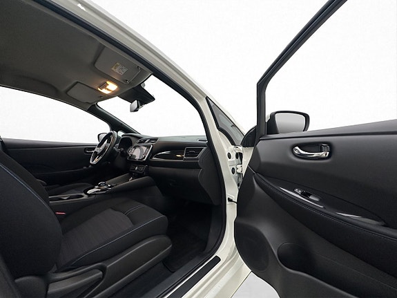 Nissan Leaf 26 of 30