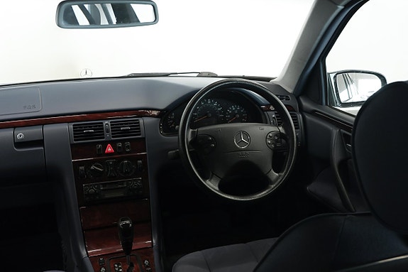 Mercedes-Benz E240 12 of 16