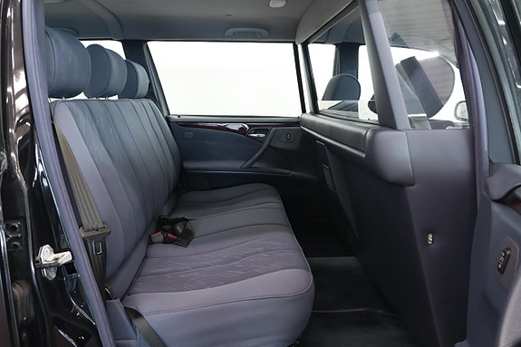 Mercedes-Benz E240 8 of 16