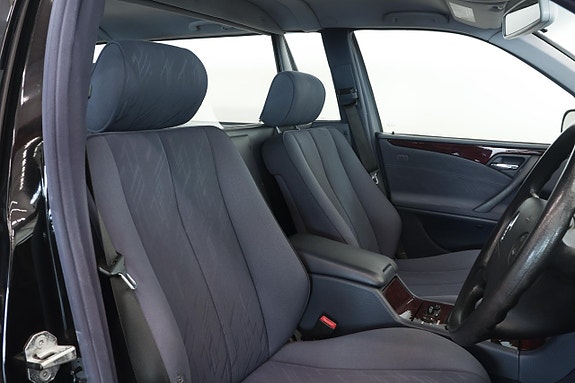 Mercedes-Benz E240 6 of 16