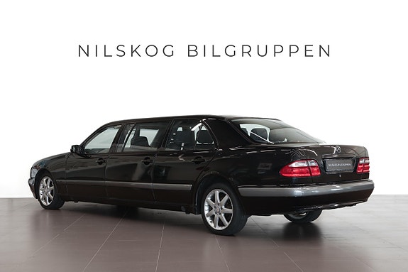 Mercedes-Benz E240 4 of 5