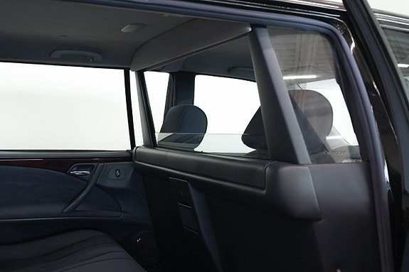 Mercedes-Benz E240 9 of 16