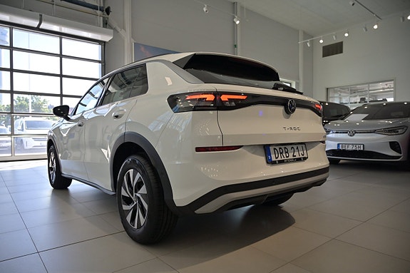 Volkswagen T-Roc 8 of 25