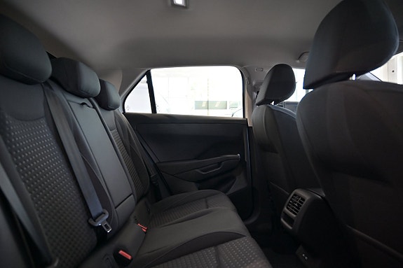 Volkswagen T-Roc 22 of 25