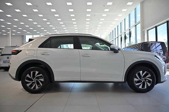 Volkswagen T-Roc 6 of 25