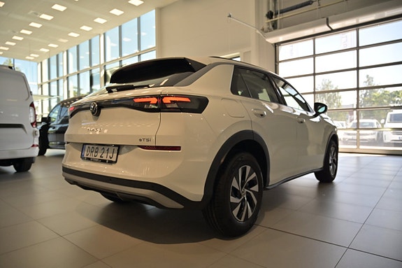 Volkswagen T-Roc 10 of 25