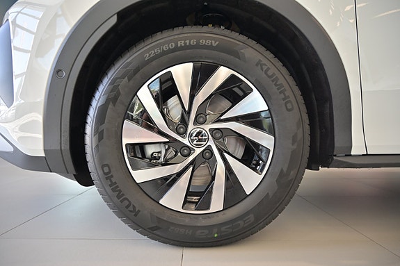 Volkswagen T-Roc 11 of 25