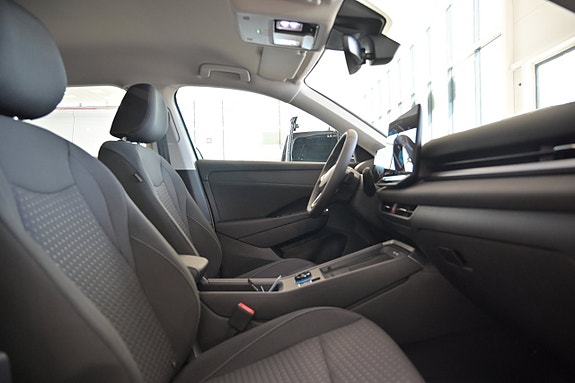 Volkswagen T-Roc 21 of 25