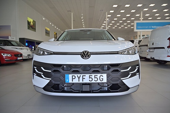 Volkswagen T-Roc 3 of 25