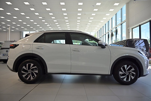 Volkswagen T-Roc 6 of 25