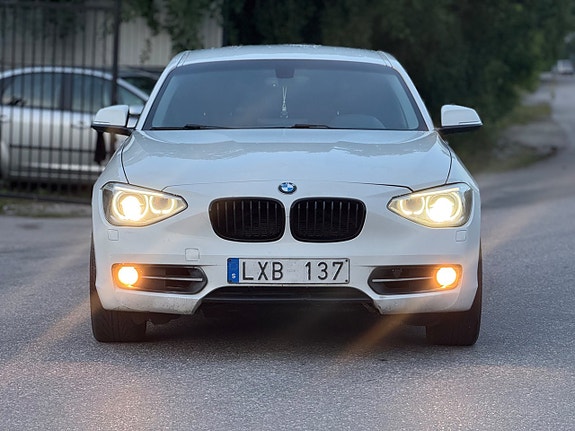 BMW 120d 3 of 5