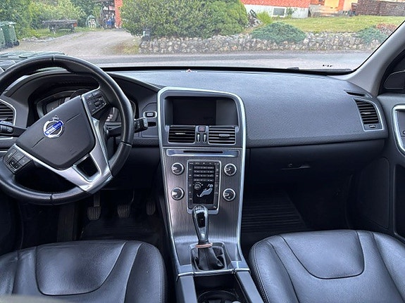 Volvo XC60 4 of 5