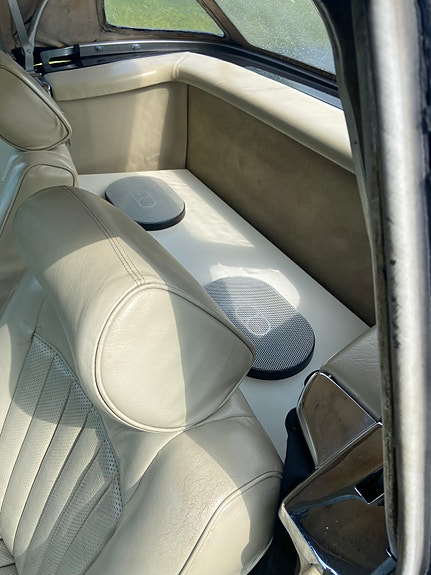 Mercedes-Benz 450 SL 4 of 5