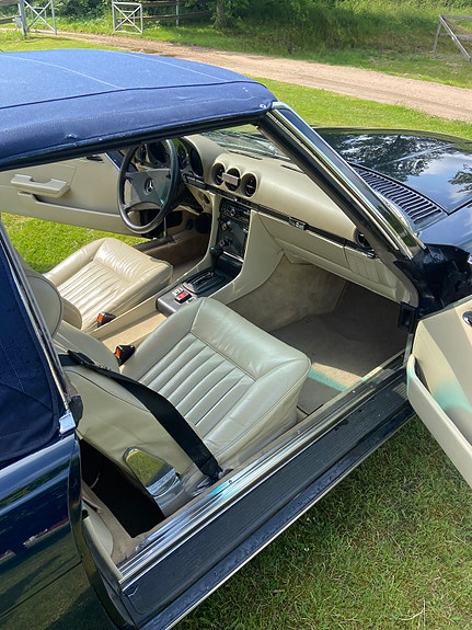 Mercedes-Benz 450 SL 3 of 5