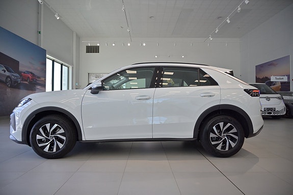 Volkswagen T-Roc 7 of 25