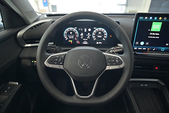 Volkswagen T-Roc 13 of 25