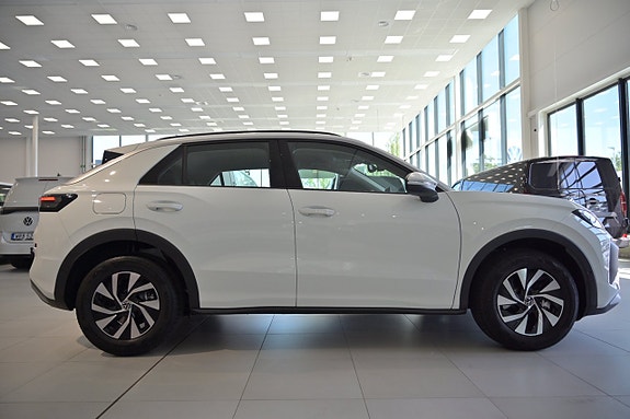 Volkswagen T-Roc 6 of 25