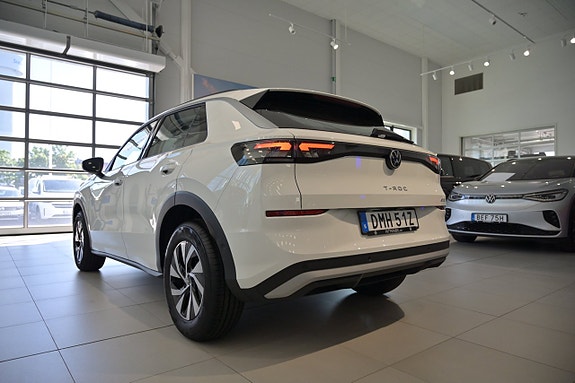 Volkswagen T-Roc 8 of 25