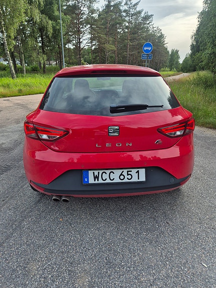 Seat Leon 2 of 7
