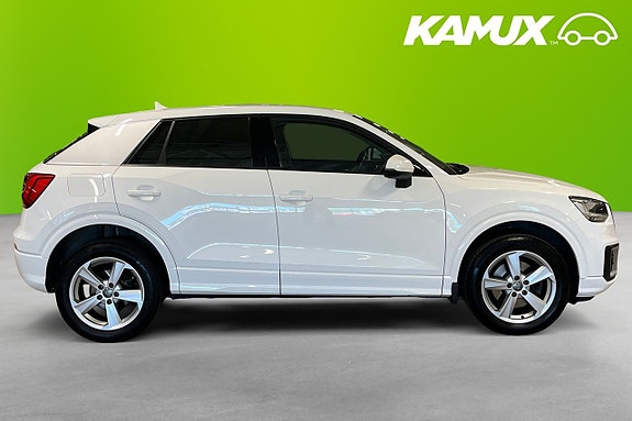 Audi Q2 2 of 5