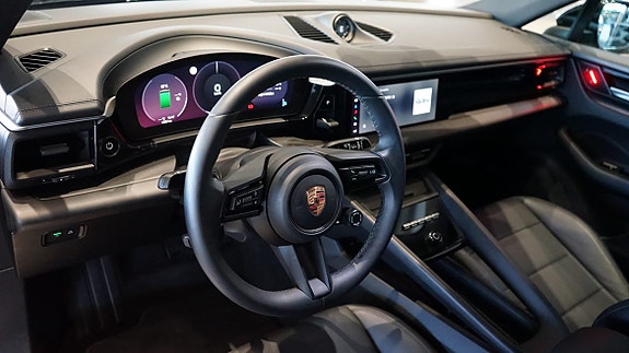 Porsche Macan 4 5 of 5