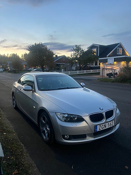 BMW 320i 5 of 5