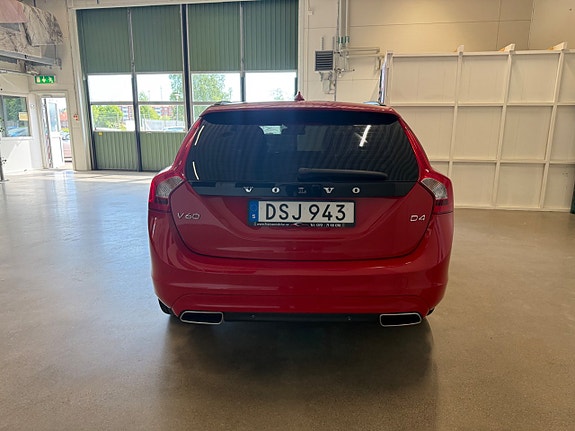 Volvo V60 4 of 5