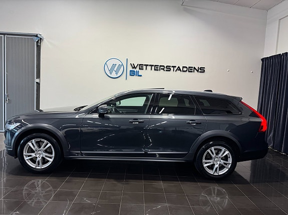 Volvo V90 Cross Country 2 of 5