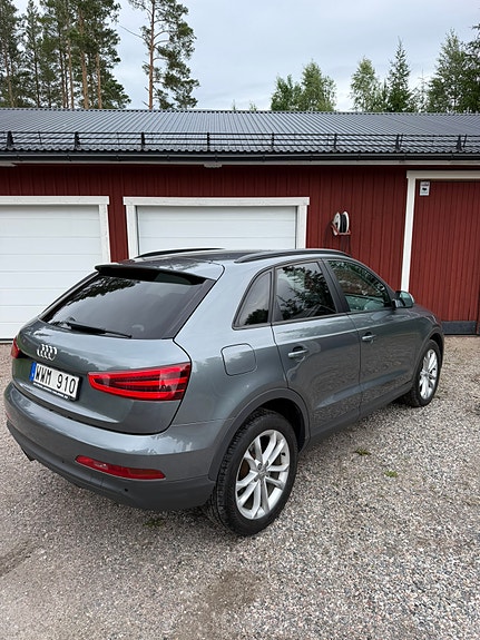 Audi Q3 3 of 5