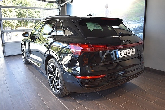 Audi Q8 e-tron 2 of 5