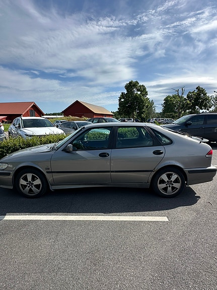 Saab 9-3 2 of 5