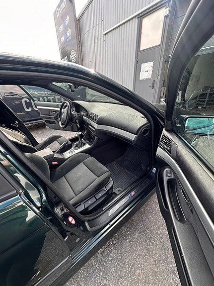 BMW 523i 12 of 15