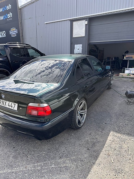 BMW 523i 6 of 15