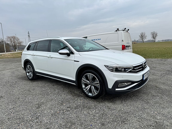 Volkswagen Passat Alltrack 4 of 5