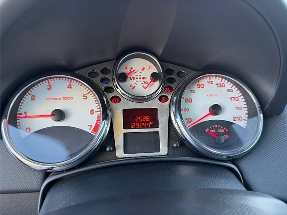 Peugeot 207 CC 9 of 13