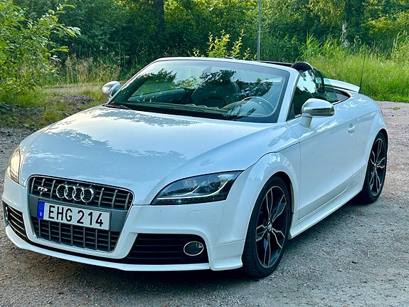 Audi TTS 4 of 5