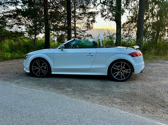 Audi TTS 2 of 5