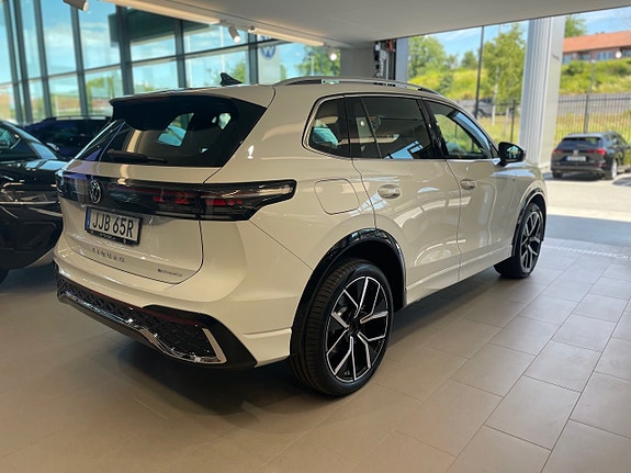 Volkswagen Tiguan 4 of 5