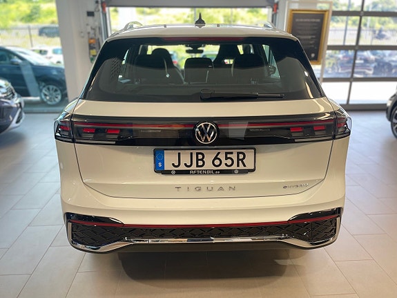 Volkswagen Tiguan 5 of 5