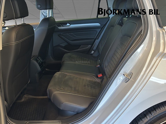 Volkswagen Passat 9 of 14