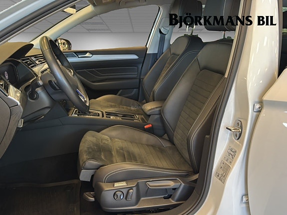 Volkswagen Passat 8 of 14