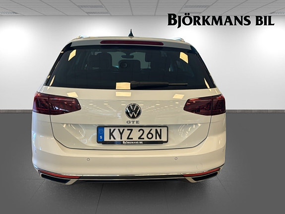 Volkswagen Passat 5 of 14