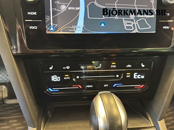 Volkswagen Passat 13 of 14