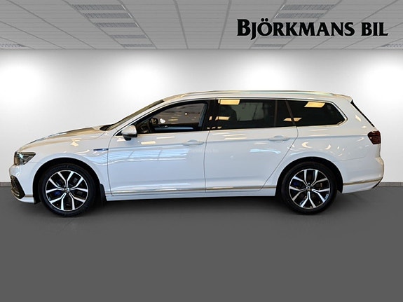 Volkswagen Passat 4 of 14